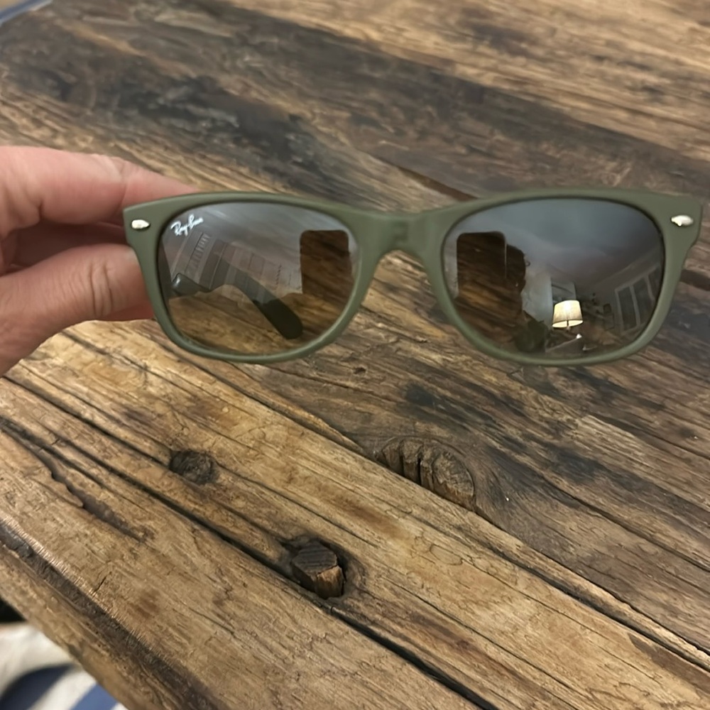 Ray Ban New Wayfarers Army Green